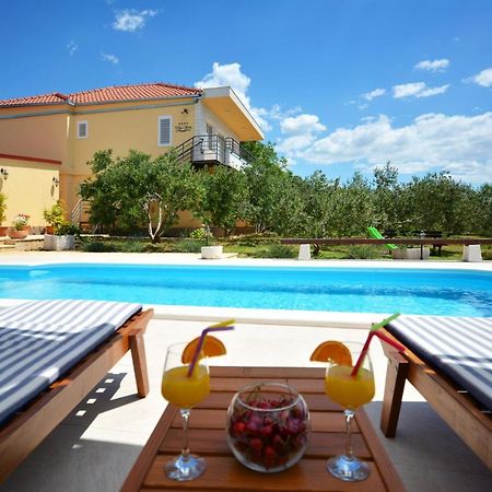 Villa Oliva Каштела Экстерьер фото
