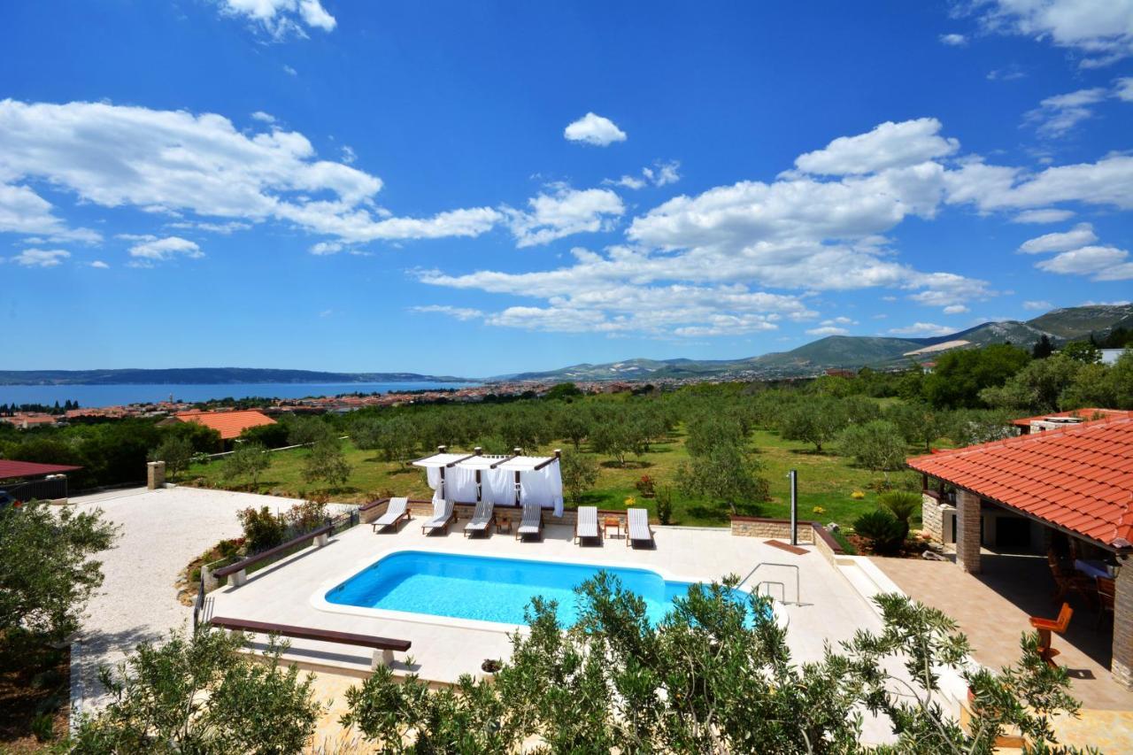 Villa Oliva Каштела Экстерьер фото