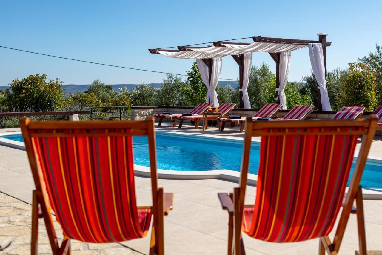 Villa Oliva Каштела Экстерьер фото