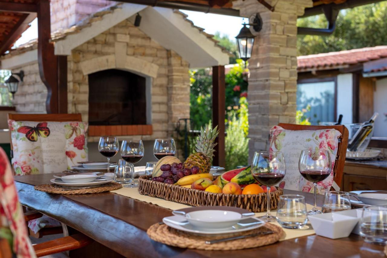 Villa Oliva Каштела Экстерьер фото